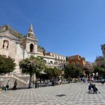 Piazza 4 Aprile Taormina